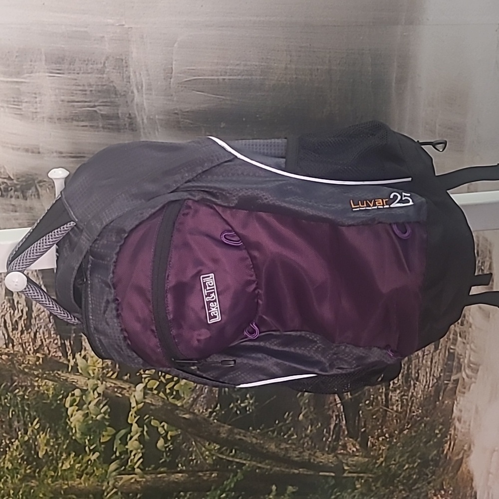 Lake & Trail Luvar 25 black purple Unisex hiking sturdy backpack